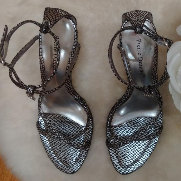 PIERRE DUMAS metallic stiletto ankle strap sandal - Picture 6 of 8